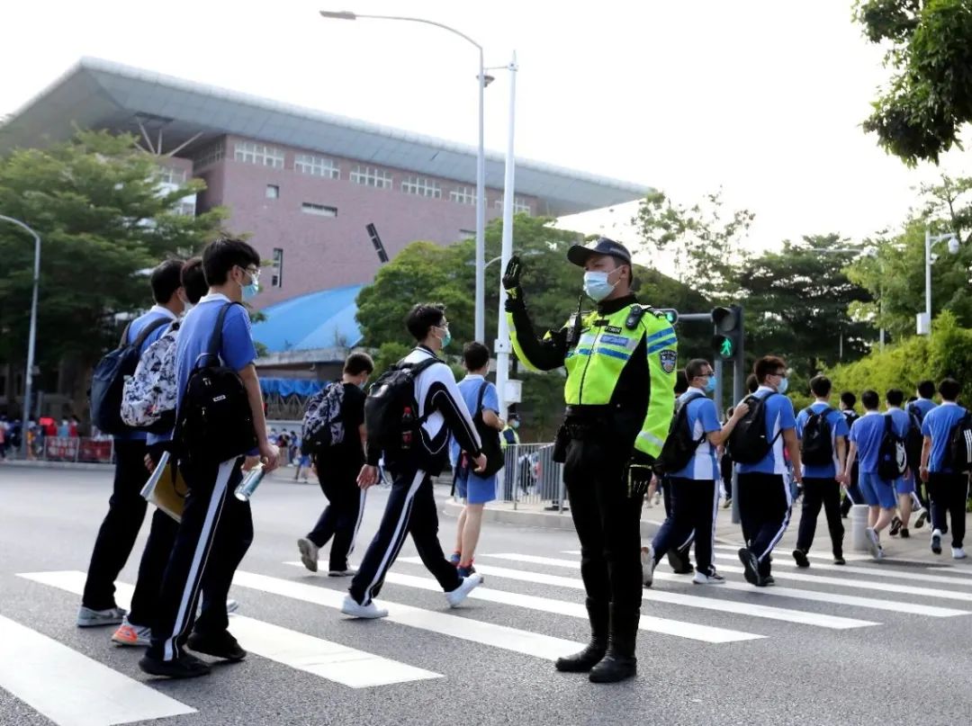 @学生及家长，这份《交通安全承诺书》，请您签署！