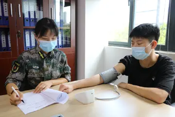 马田街道全面开展夏秋季征兵初检工作
