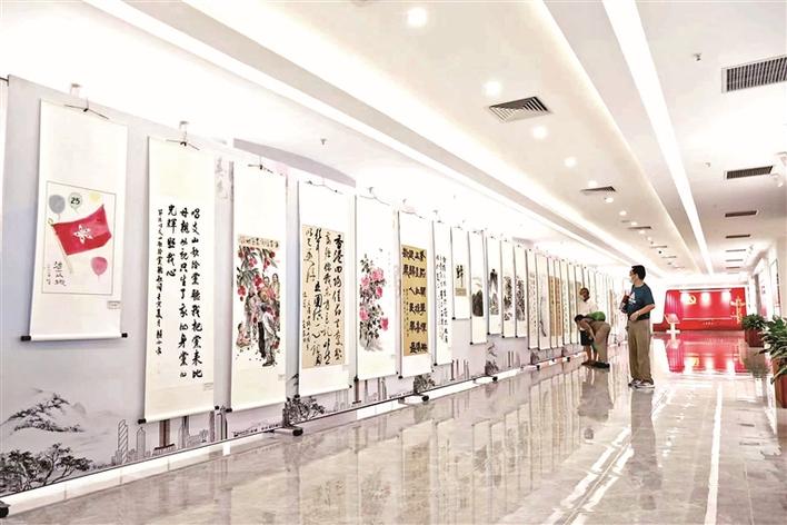 “手牵手笔墨情——庆祝香港回归祖国25周年书画巡回展览”亮相松岗