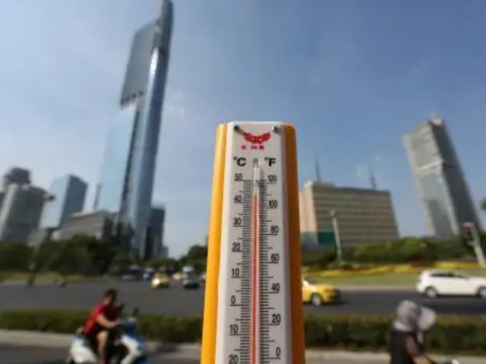 高温黄色预警：10省区市将现37℃以上高温 新疆局地可达40℃