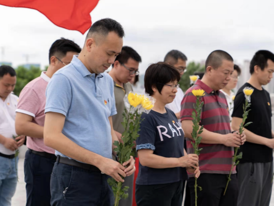 向革命先烈致敬！龙岗职校计算机党支部开展党史学习教育