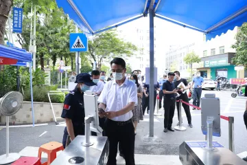 龙岗区坪地街道到访凤凰街道交流城中村围合管理经验