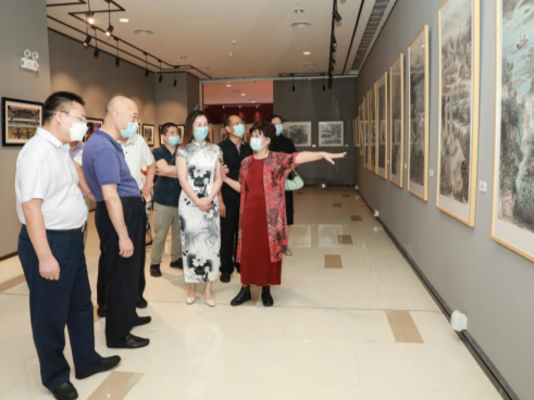 庆祝香港回归祖国25周年美术作品、图片展在华强北华君美术馆开展