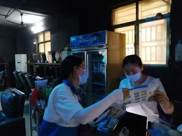 凤凰街道：禁毒宣传进网吧健康娱乐齐拒毒