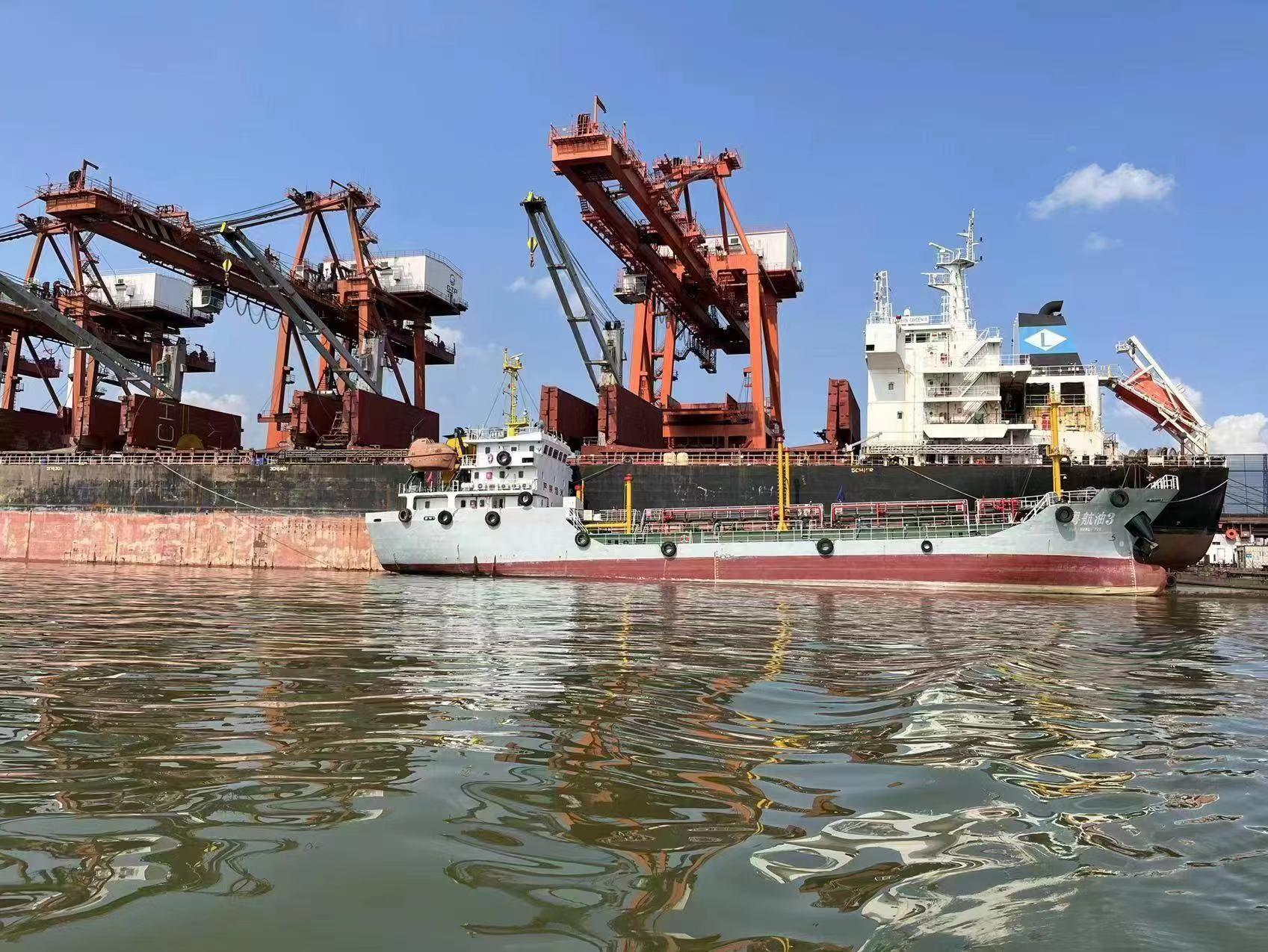 2022年前7月，广州海关监管国际航行船舶保税加油近3万吨