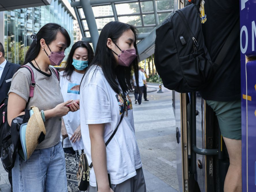 海南加速推进滞留旅客离岛返程工作 已保障滞留旅客14247人返程
