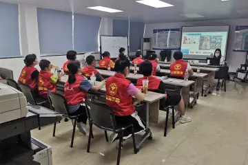 公明青少年义工学禁毒史，当禁毒先锋