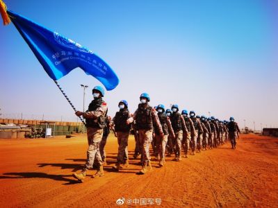 致敬！140名中国蓝盔获“联合国和平荣誉勋章”