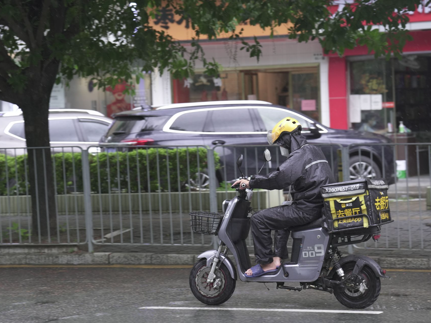 特评 | 电动自行车要行在安全利民之路上