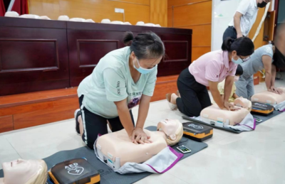 培养“身边的急救员” 长圳社区组织居民学习急救技能