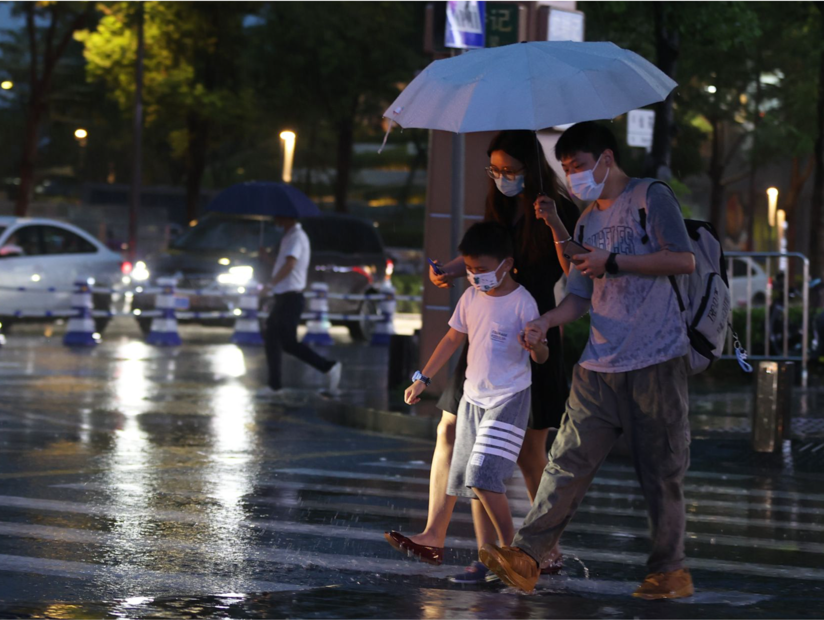 风雨加剧，深圳防台风应急响应升级为Ⅲ级