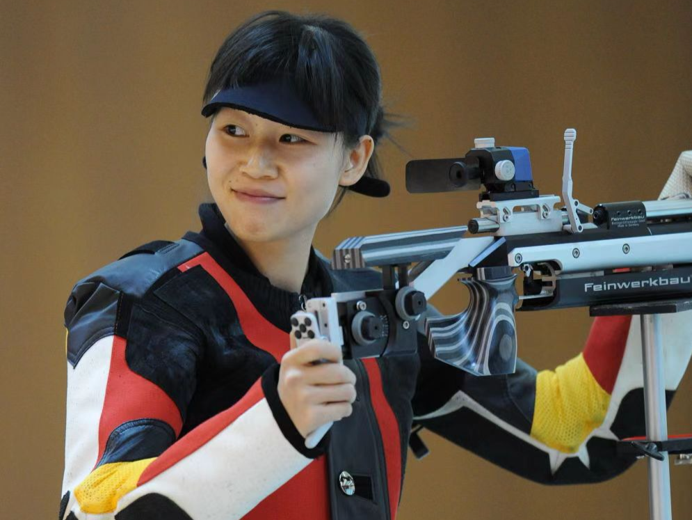 她和枪在一起的时候最好看——专访奥运冠军、广东射击队总教练易思玲
