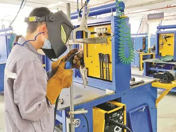 深圳：高质量技工教育蒸出“香饽饽”