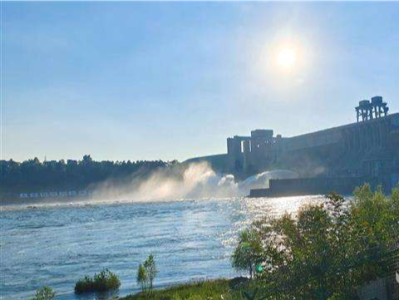 丹江口水库加大下泄流量补水发电，支持湖北省电力保供