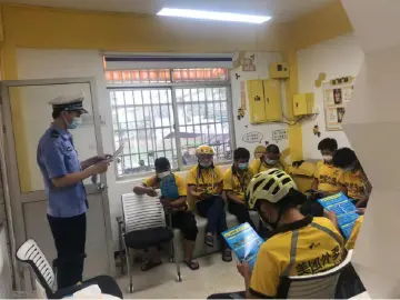 新湖街道开展交通安全进外卖行业宣传活动
