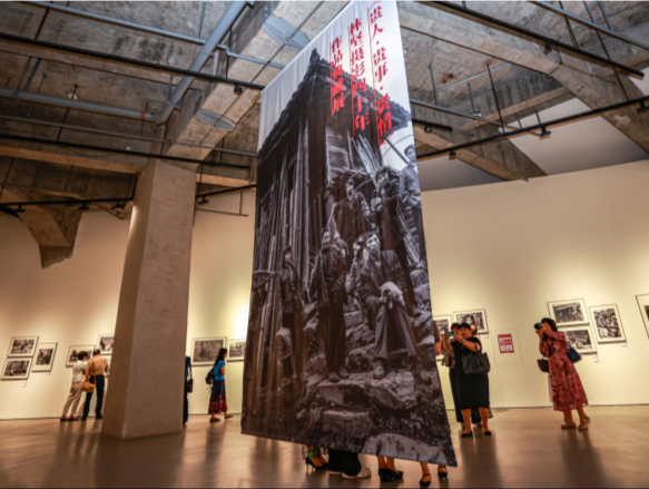 《贵人·贵事·贵情》林坚摄影四十年作品典藏展在深圳开幕 