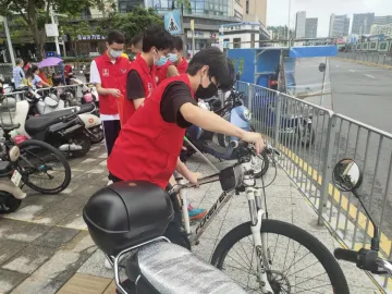 马田街道青年志愿力量“点亮”城市文明