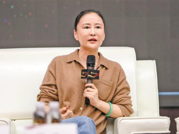 娱论场 | 马思纯归来、王俊凯暴瘦、范伟演坏人，《断·桥》周六上映  导演李玉说它比《苹果》更烈