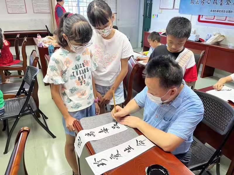 深圳大鹏：书墨飘香表决心，一笔一画拒毒品