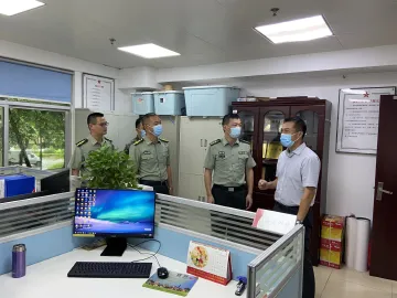 光明区人武部调研指导凤凰街道党管武装及民兵工作