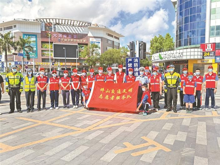 7月深圳交警组织交通文明志愿服务活动183次