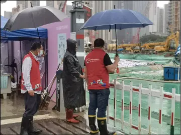 公明社区下好防风“先手棋” 筑牢防汛“安全提”