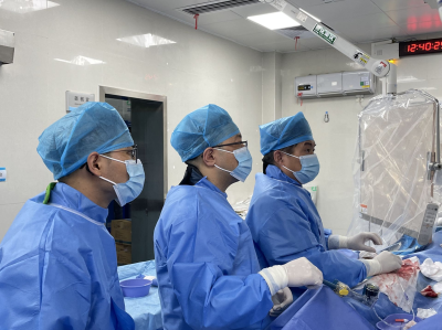 精准“心”定位，国内首例！深圳这家医院成功实施应用冠脉支架定位系统精准植入支架介入手术