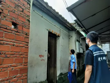 光明街道积极开展防风防汛排查工作