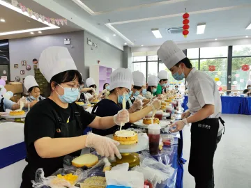 凤凰街道举办职工生日会增强职工归属感和幸福感