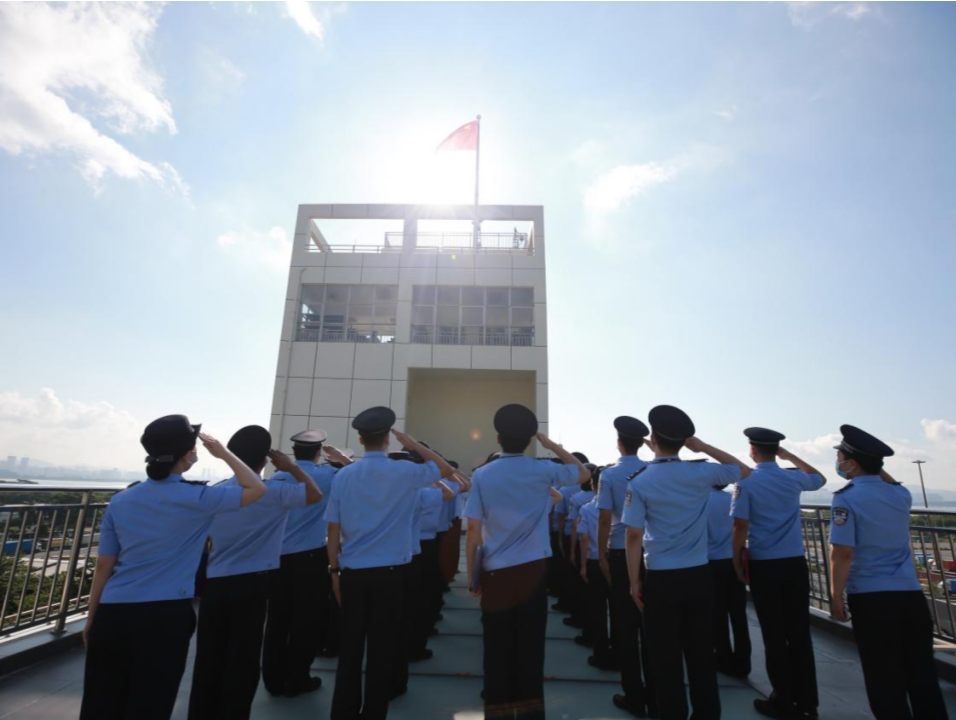 一片“兵”心戍国门，深圳湾边检站开展庆祝八一主题活动