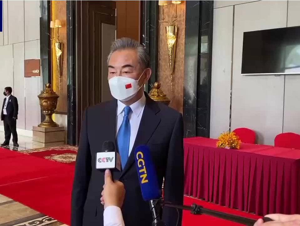 王毅：佩洛西窜访中国台湾地区是一场闹剧，犯我中华者必将受到惩处