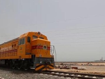 雅万高铁高速动车组下线 中国列车驶向世界