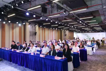 来罗湖感受夏日的一抹橄榄绿吧！“榄望——橄榄石时尚与设计专题展览”开幕