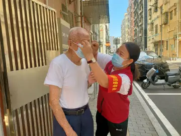 正确戴口罩 健康你我他 公明街道开展“戴口罩志愿行动”