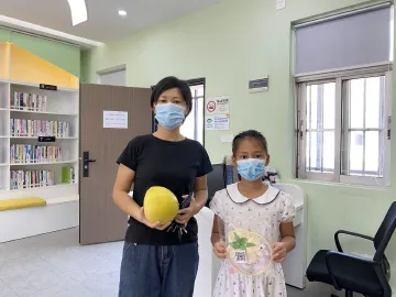 凤凰街道多个社区同步开展线上“DIY花灯”亲子活动