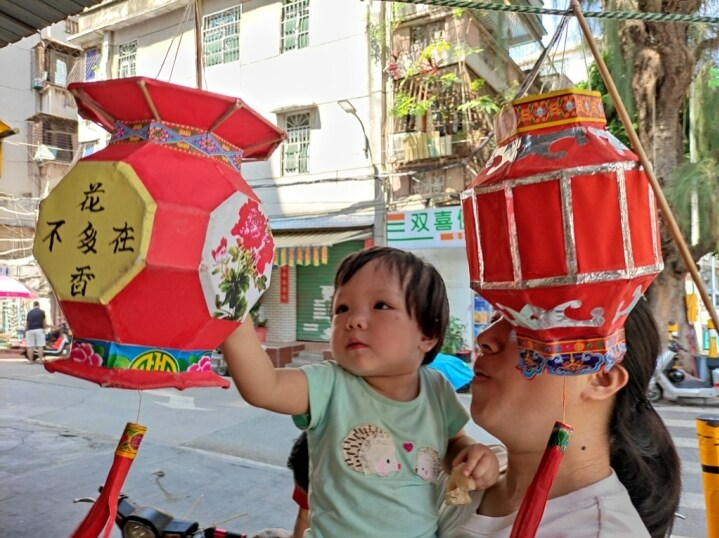 中秋佳节，手工传统灯笼热销惠州老街