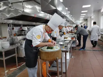 深圳五星名厨邱镇城：  匠心雕琢“精细潮州菜”