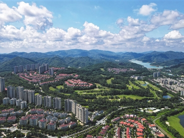 中山：蓝天白云成常态 绿水青山随处见