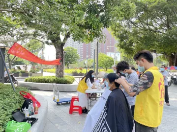 新湖街道新羌社区开展送健康进“家门”活动