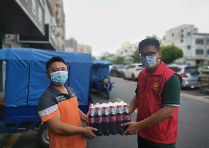 根竹园社区党委中秋慰问新就业群体从业人员