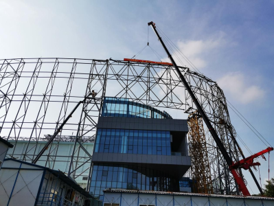 深圳市平湖垃圾发电厂二期工程钢结构及围护项目封顶