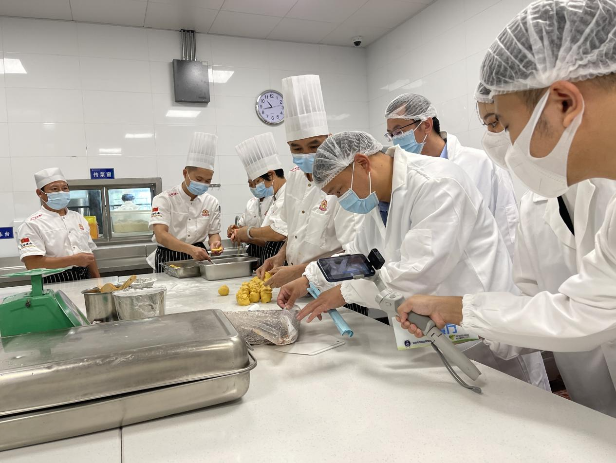 星期三查餐厅 | 突查坪山区这所大学的新食堂， 首次评级为A级！