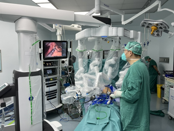中山七院成功实施首例机器人保留脾脏的胰体尾切除术