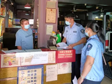 玉塘街道网格员开展节前安全大巡查