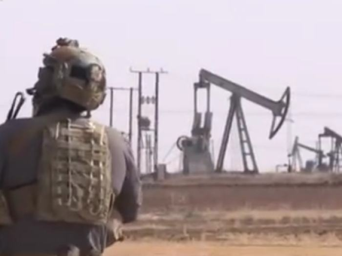 叙利亚媒体：美军在叙东北部转运新一批盗采石油