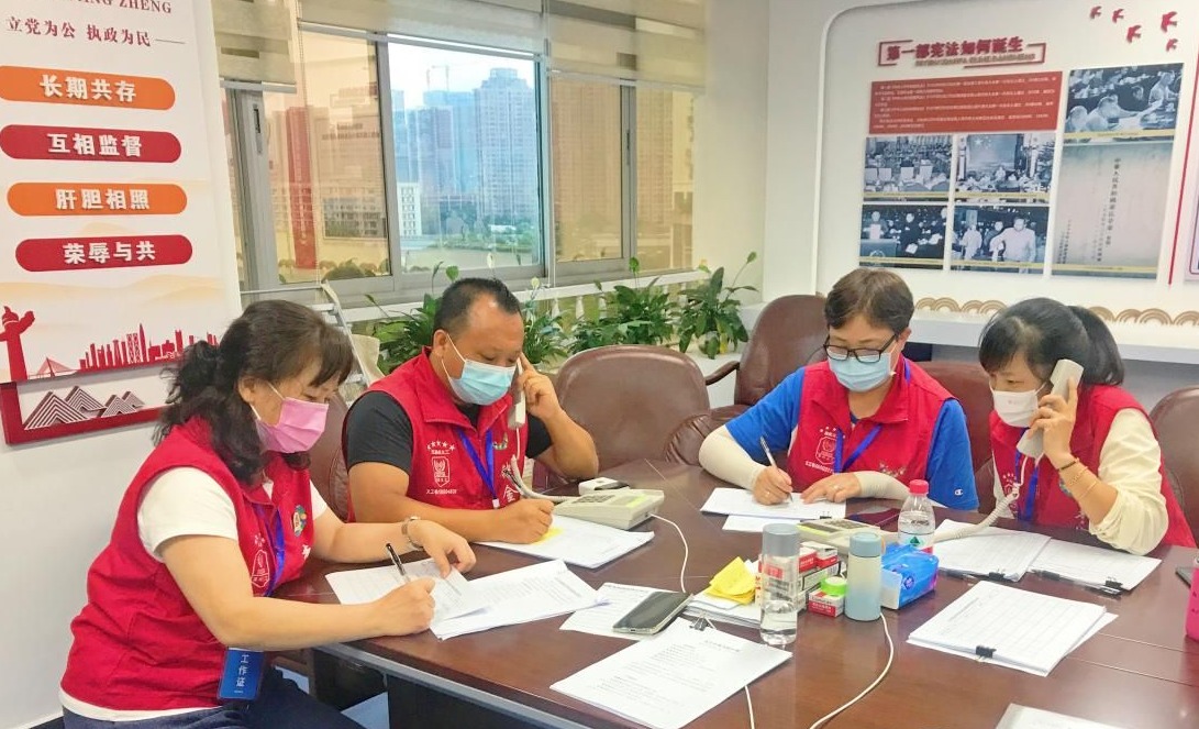 十多天接听来电一万多个！布吉暖心服务热线“不断线”
