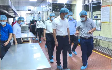 新湖街道开展农贸市场和校园食堂食品安全联合检查