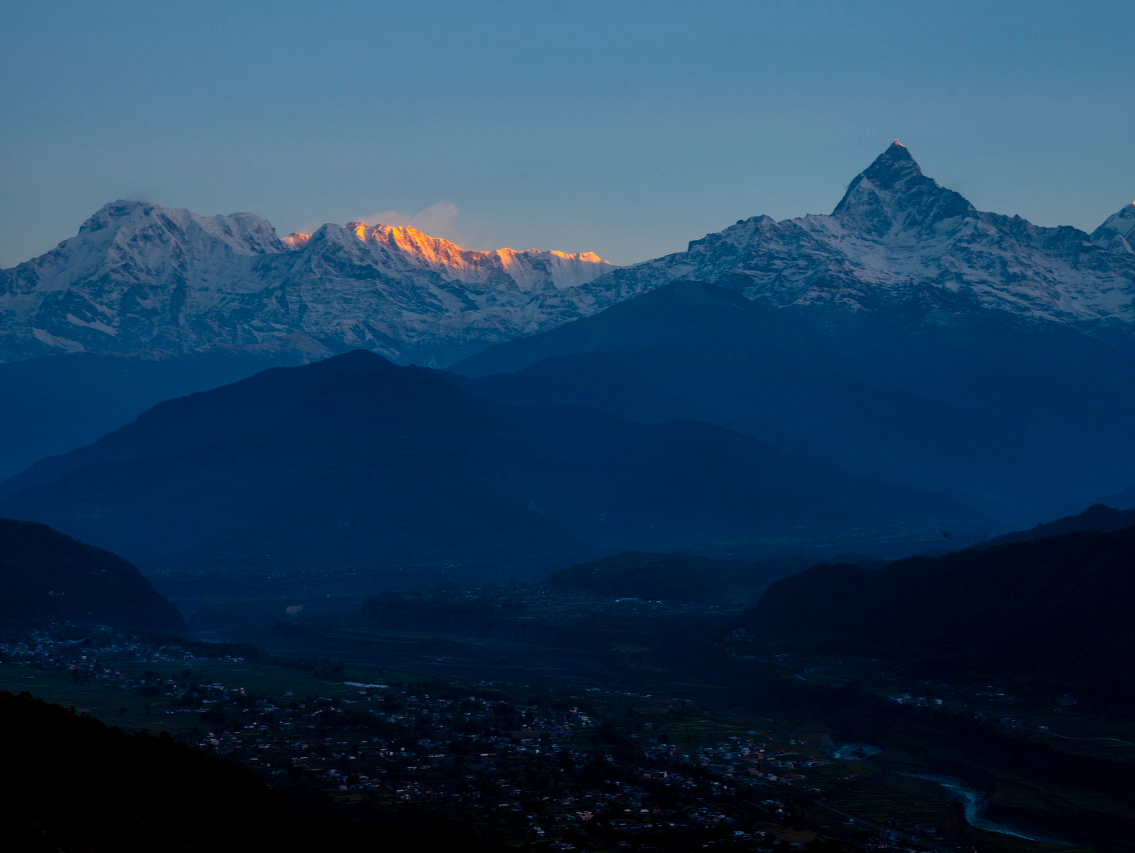 尼泊尔山体滑坡致17人死亡