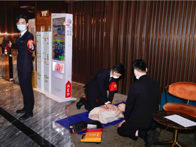 30秒完成专业紧急救援！“院前急救”新模式在深圳商圈开展试点   