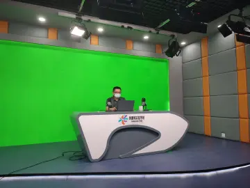 凤凰街道进校园宣讲未成年人保护法